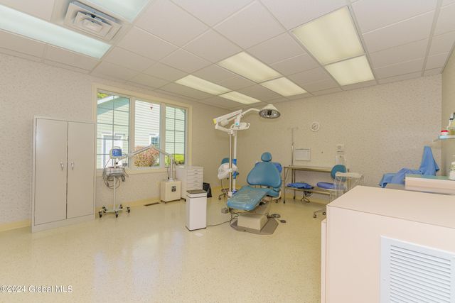 16 Hunter Brook Lane, Queensbury, NY 12804