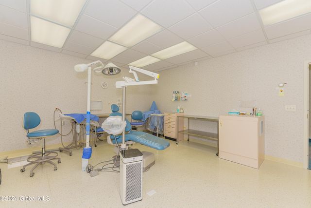 16 Hunter Brook Lane, Queensbury, NY 12804