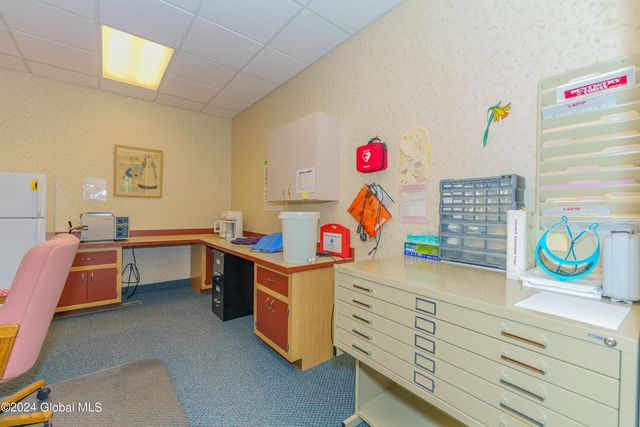 16 Hunter Brook Lane, Queensbury, NY 12804