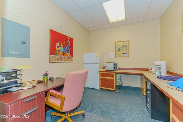 16 Hunter Brook Lane, Queensbury, NY 12804