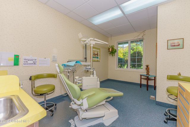 16 Hunter Brook Lane, Queensbury, NY 12804