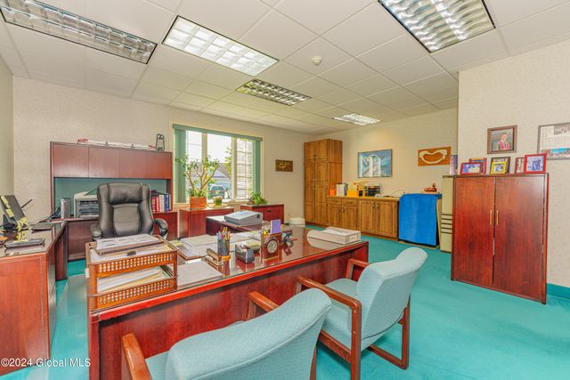 16 Hunter Brook Lane, Queensbury, NY 12804