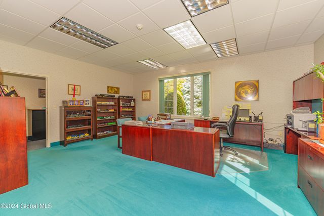 16 Hunter Brook Lane, Queensbury, NY 12804