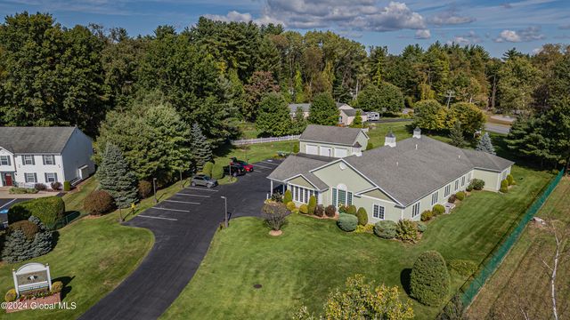 16 Hunter Brook Lane, Queensbury, NY 12804