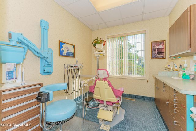 16 Hunter Brook Lane, Queensbury, NY 12804