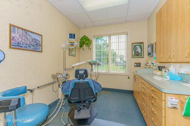 16 Hunter Brook Lane, Queensbury, NY 12804