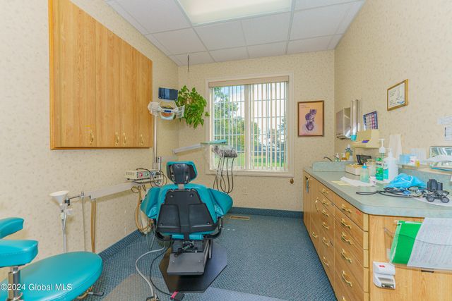 16 Hunter Brook Lane, Queensbury, NY 12804