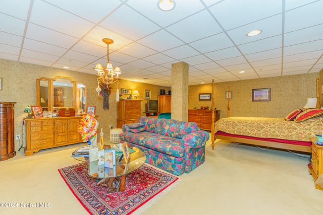 16 Hunter Brook Lane, Queensbury, NY 12804