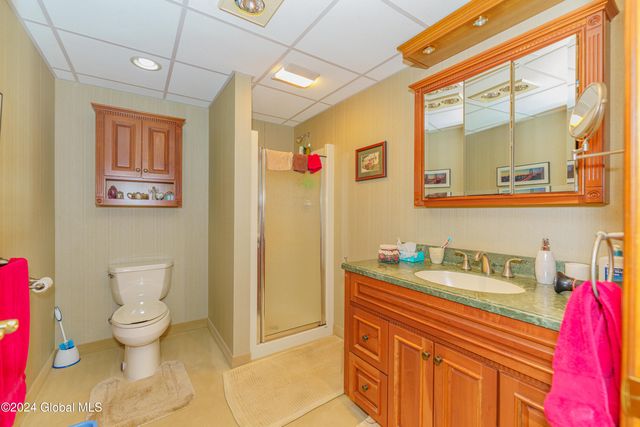 16 Hunter Brook Lane, Queensbury, NY 12804