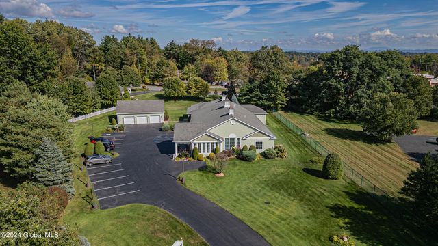 16 Hunter Brook Lane, Queensbury, NY 12804