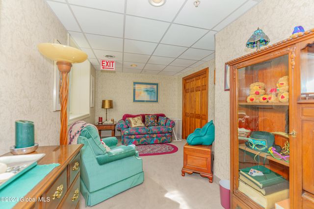 16 Hunter Brook Lane, Queensbury, NY 12804