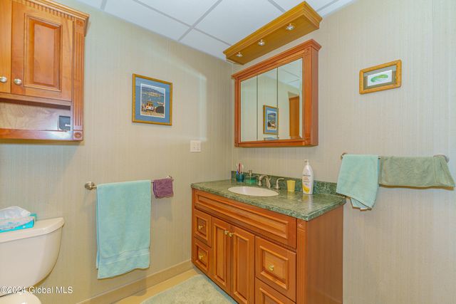 16 Hunter Brook Lane, Queensbury, NY 12804