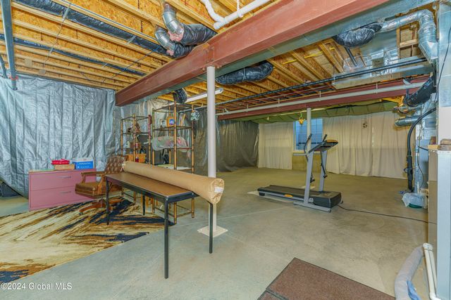 16 Hunter Brook Lane, Queensbury, NY 12804