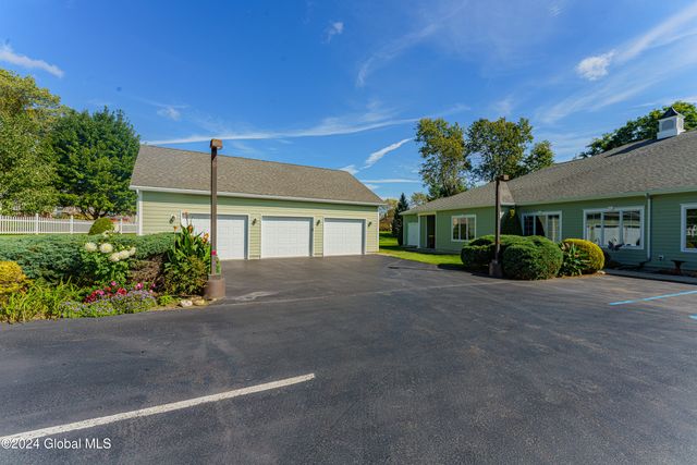 16 Hunter Brook Lane, Queensbury, NY 12804