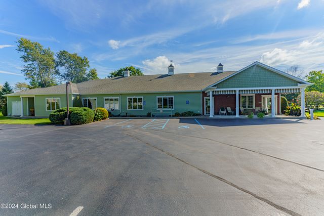 16 Hunter Brook Lane, Queensbury, NY 12804