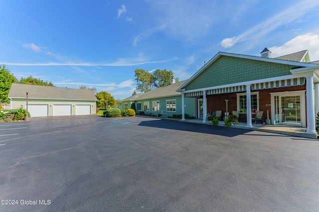 16 Hunter Brook Lane, Queensbury, NY 12804