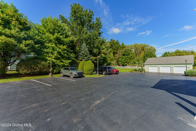 16 Hunter Brook Lane, Queensbury, NY 12804