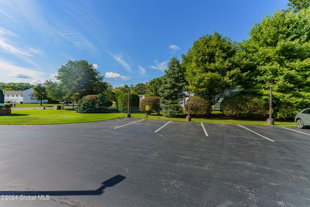 16 Hunter Brook Lane, Queensbury, NY 12804