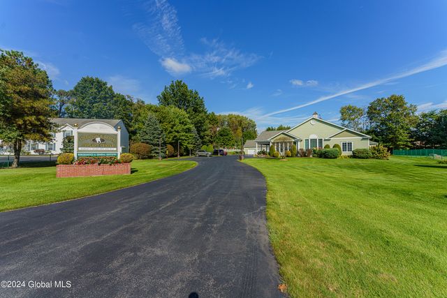 16 Hunter Brook Lane, Queensbury, NY 12804