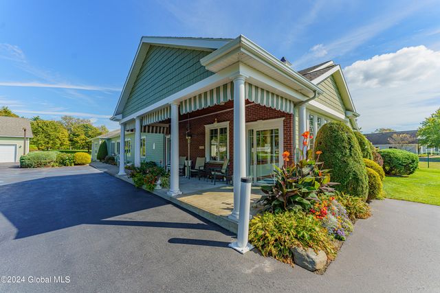 16 Hunter Brook Lane, Queensbury, NY 12804