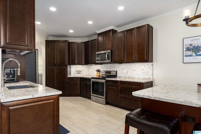 2752 OAKLEAF CIRCLE, Helena, AL 35022