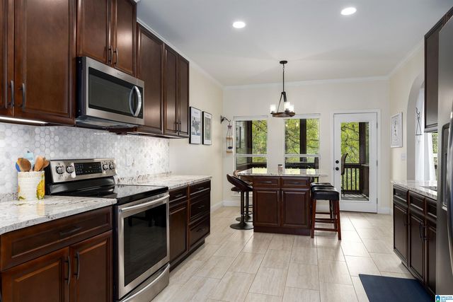 2752 OAKLEAF CIRCLE, Helena, AL 35022