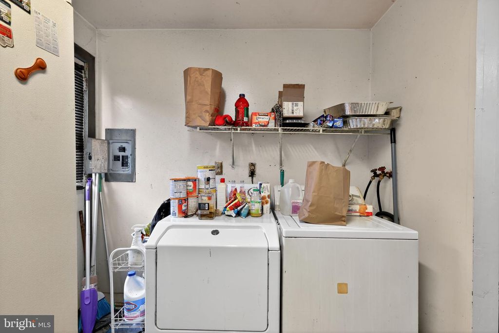 Image 27 of property listing at 7850 BURNSIDE RD, Landover, MD 20785
