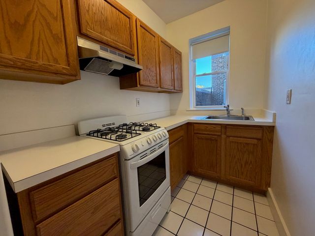 1125 Commonwealth Ave. 12A, Boston, MA 02134