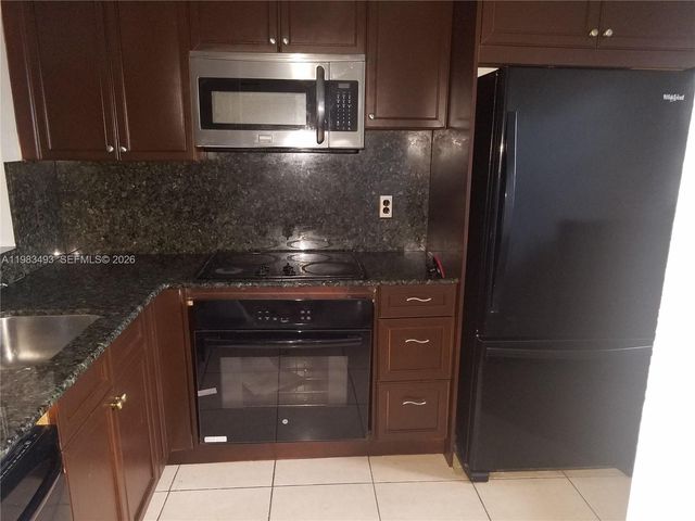 426 NE 210th Cir Ter 101-2, Miami, FL 33179