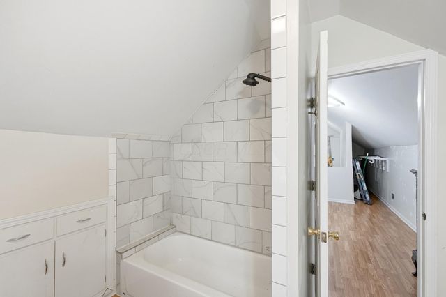 39 Oaksmere Road, Springfield, OH 45503