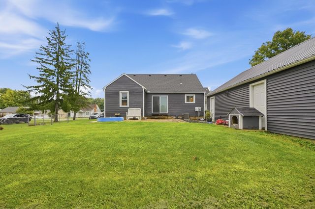 39 Oaksmere Road, Springfield, OH 45503