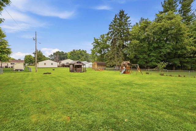 39 Oaksmere Road, Springfield, OH 45503