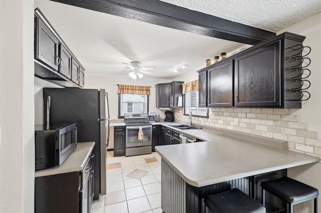 39 Oaksmere Road, Springfield, OH 45503