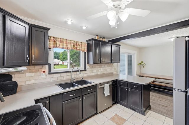 39 Oaksmere Road, Springfield, OH 45503