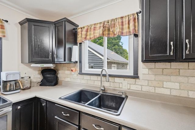 39 Oaksmere Road, Springfield, OH 45503