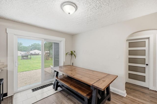 39 Oaksmere Road, Springfield, OH 45503