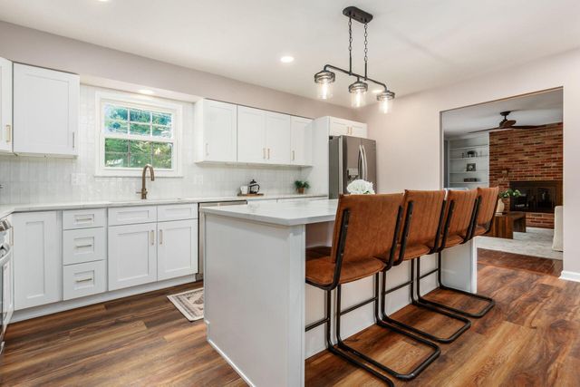 809 Colony Court, Columbus, OH 43235