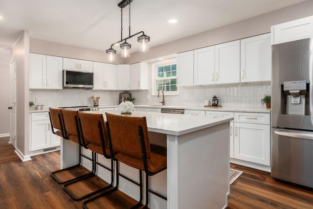 809 Colony Court, Columbus, OH 43235