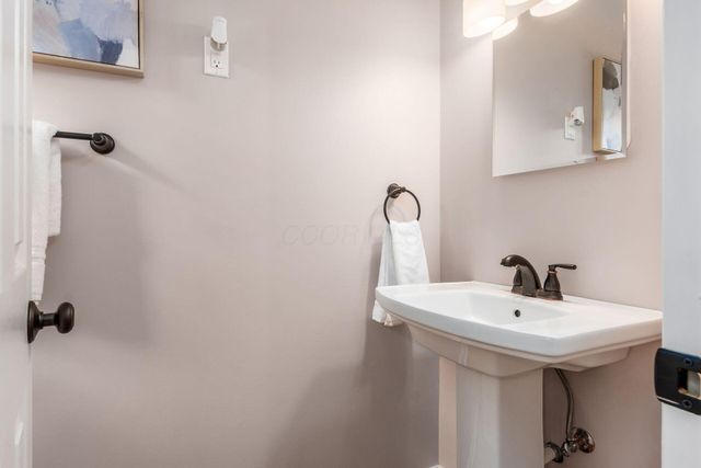 809 Colony Court, Columbus, OH 43235