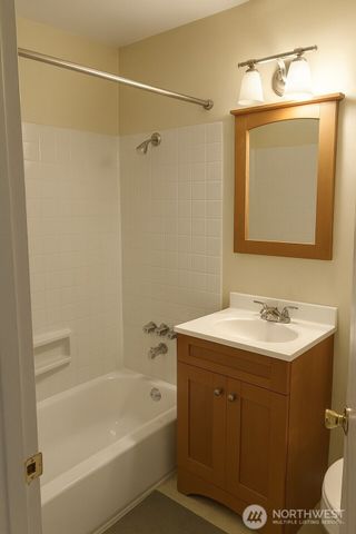 840 W Nickerson Street, Seattle, WA 98119