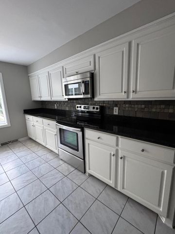 1907 Aichele Drive, North Charleston, SC 29406