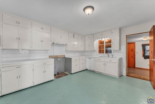101 NW Elm Row AVE, Topeka, KS 66608