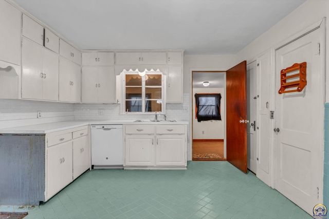 101 NW Elm Row AVE, Topeka, KS 66608