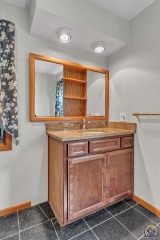 101 NW Elm Row AVE, Topeka, KS 66608