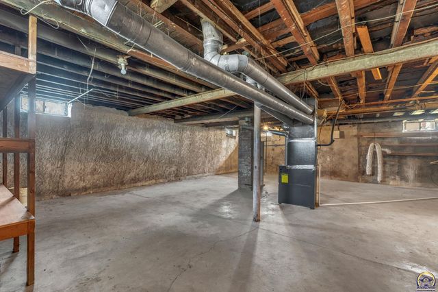 101 NW Elm Row AVE, Topeka, KS 66608