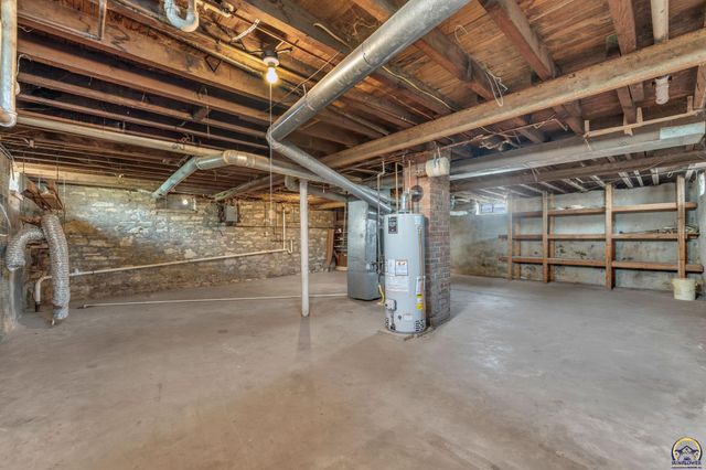 101 NW Elm Row AVE, Topeka, KS 66608