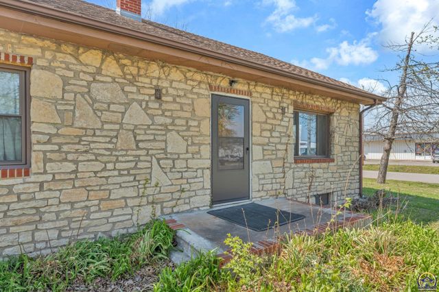 101 NW Elm Row AVE, Topeka, KS 66608