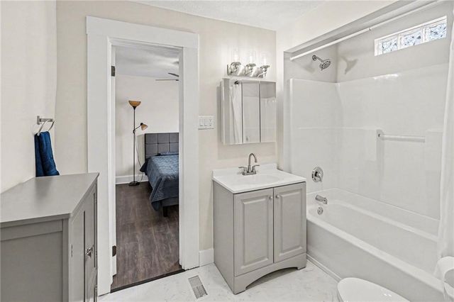 1815 S Ralston Avenue, Independence, MO 64054