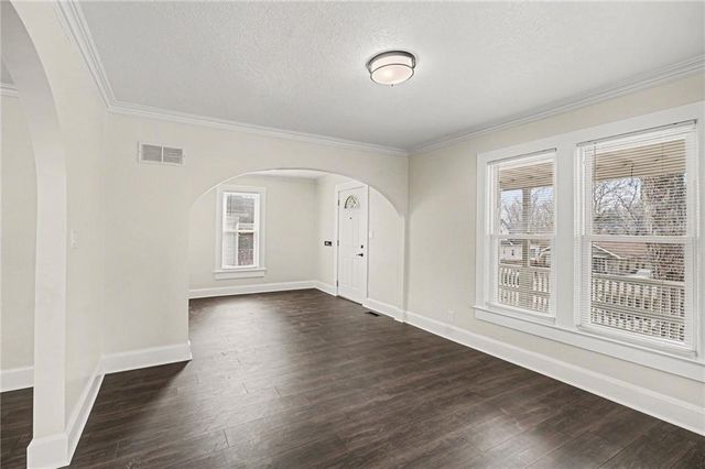 1815 S Ralston Avenue, Independence, MO 64054