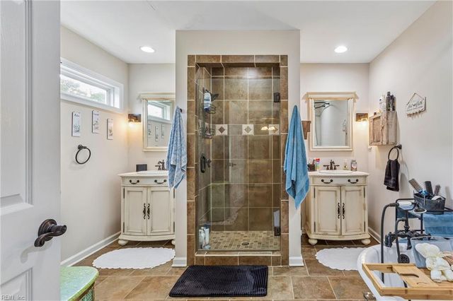 4177 Providence RD, Hayes, VA 23072